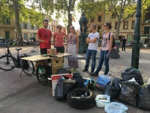 Another key activity of the Toulouse en transition group is the organization of cleanups: this is in the Rive Gauche neighborhood in Toulouse.